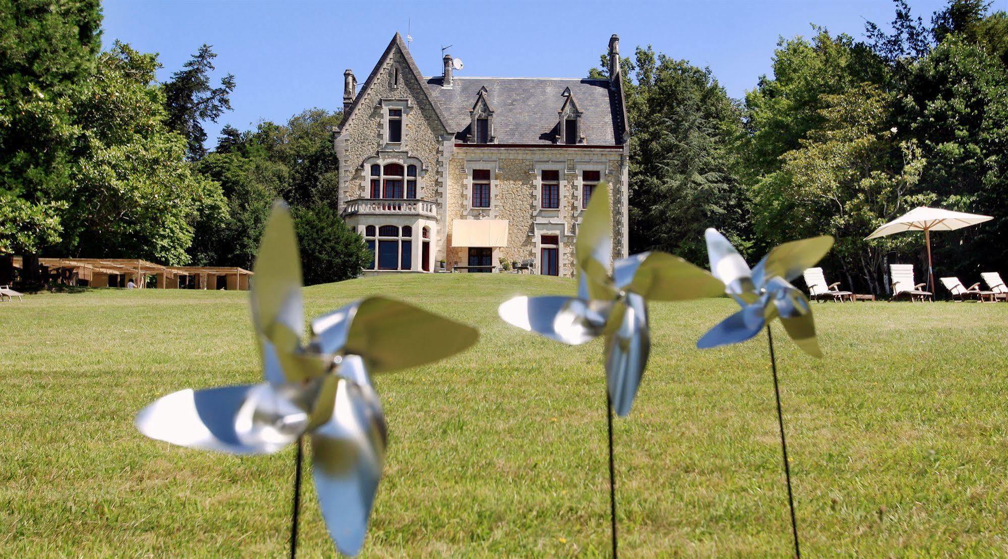 Chateau La Thuiliere Saint-Front-de-Pradoux Exterior photo